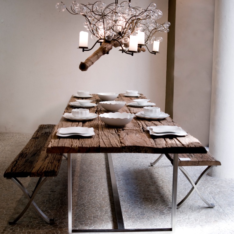 Diseño interior con piezas en madera en crudo